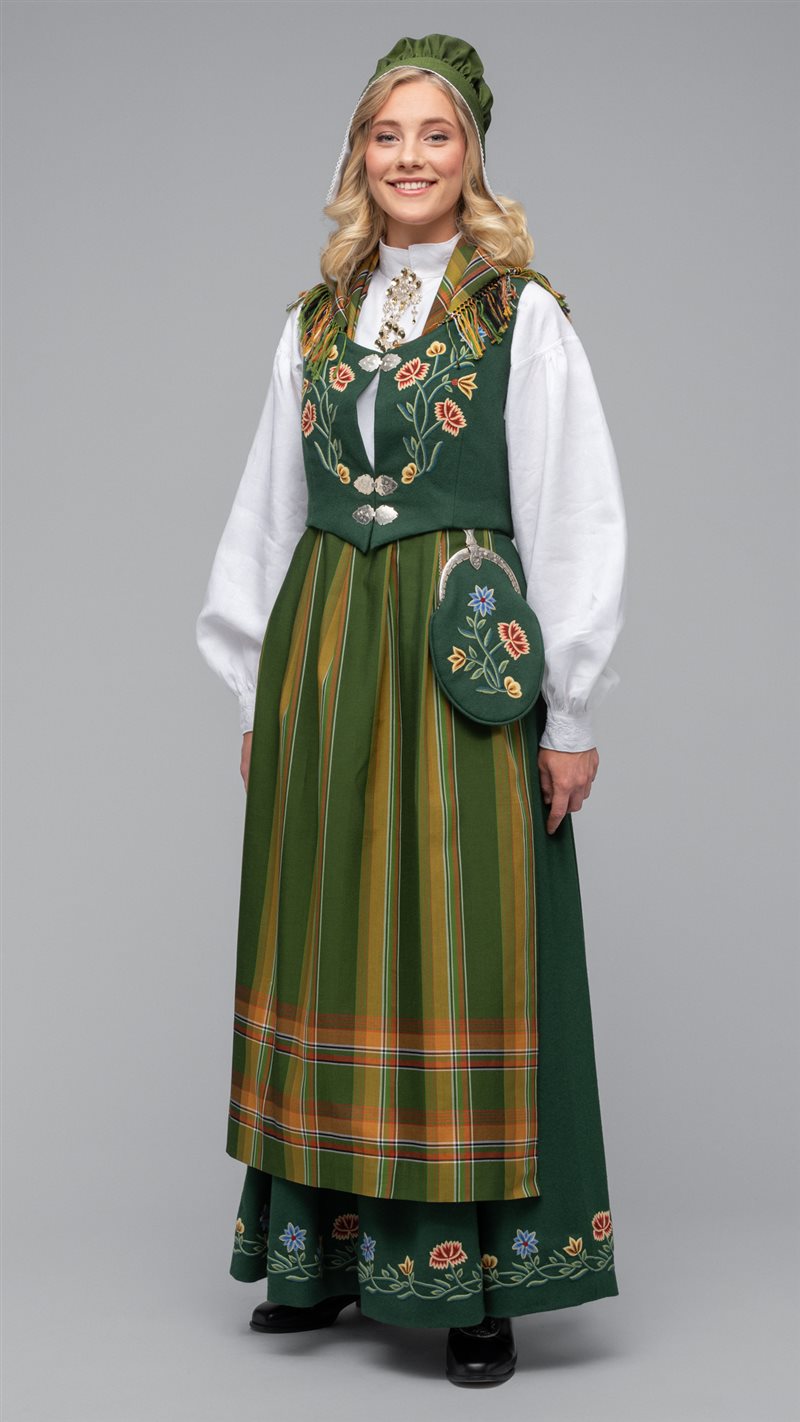 Nordlandsbunaden grønn - Norsk Flid nettbutikk og bunader